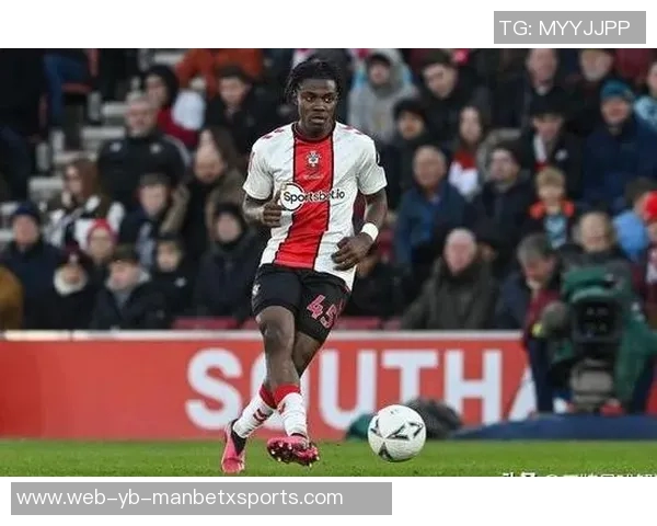 拉维亚蓝军生涯遭遇重创21岁小将两年内伤缺503天令人心痛